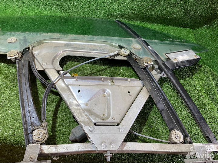 Стеклоподьемник правый Audi TT 8N