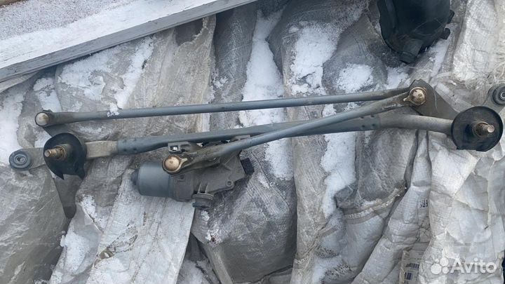 Трапеция дворников на Toyota Camry V55