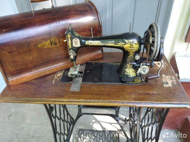 Швейная машинка Зингер на станине чугун