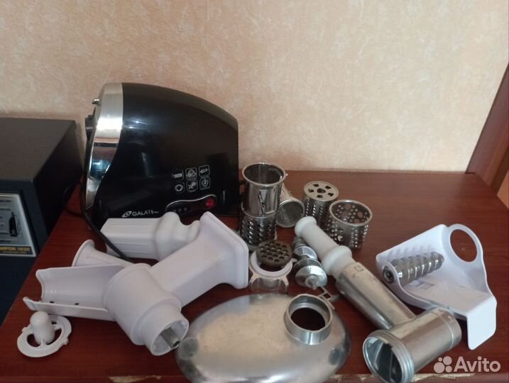 Мясорубка, тëрка электрическая