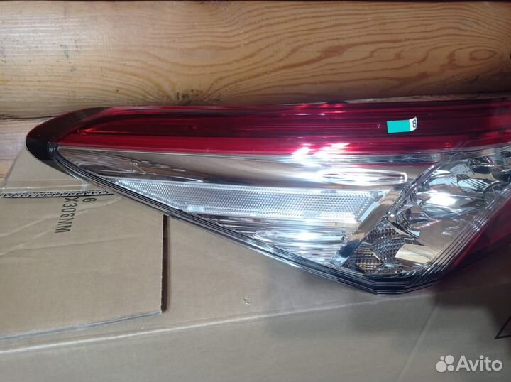 Левый стоп оригинал тойота камри 70,75