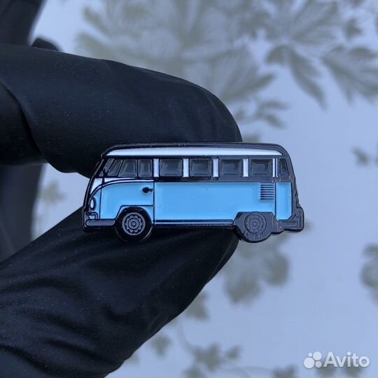 Volkswagen Bus T1 значок пин лимитированный 150 шт