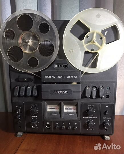 Магнитофон для декора и интерьера