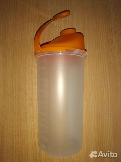 Много разной посуды для дома и сада