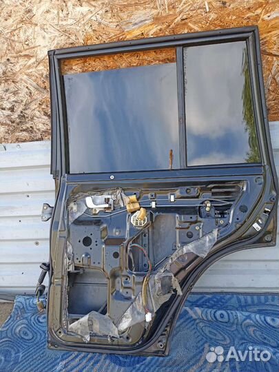 Продам дверь заднюю левую от Митсубиси Паджеро 2