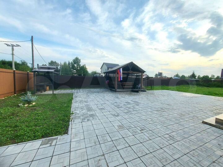 Дом 200 м² на участке 12 сот.