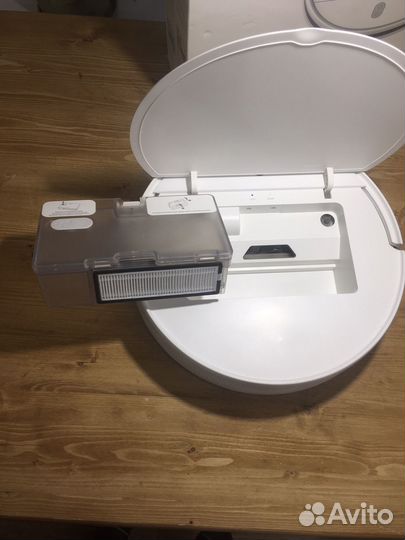 Робот-пылесос Xiaomi Mi Robot Vacuum-Mop Essential