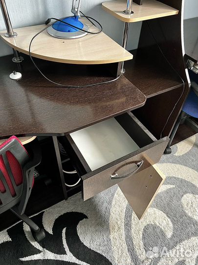 Компьютерный стол