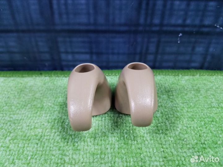 Крючок для шторки Chevrolet Trailblazer GMT360 LL8