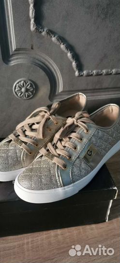 Слипоны guess