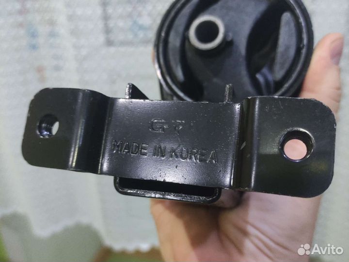 Опора подушка двигателя Hyundai accent