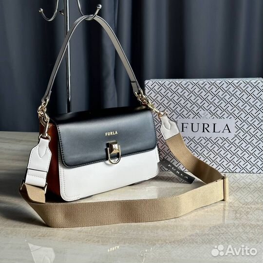 Сумка Furla через плечо