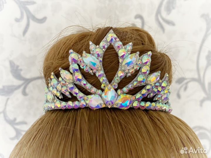 Украшение корона на пучок для гимнастики