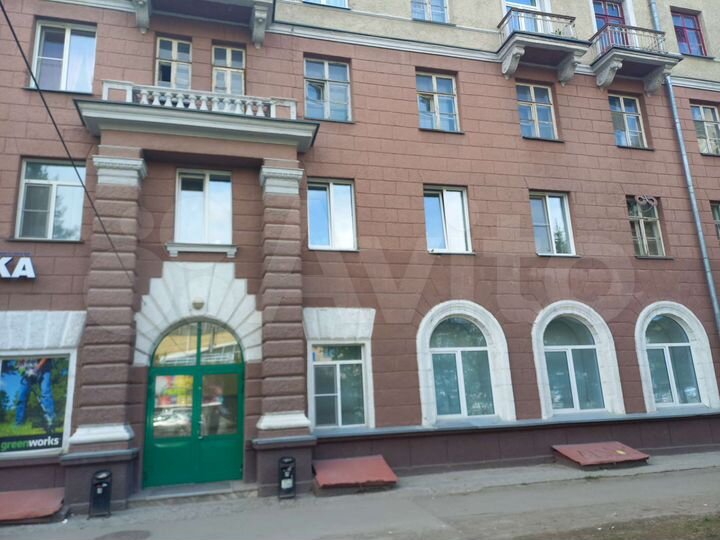 Красная линия, 1й этаж, отдельный вход