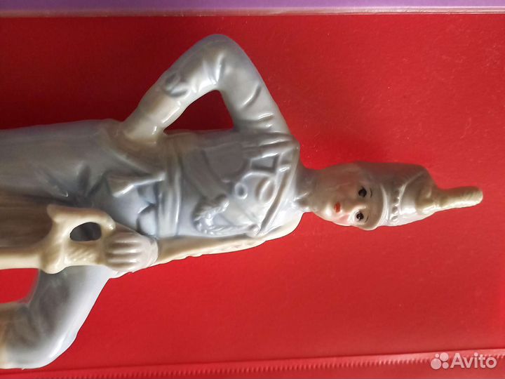 Фарфоровые статуэтки гусары солдаты германия