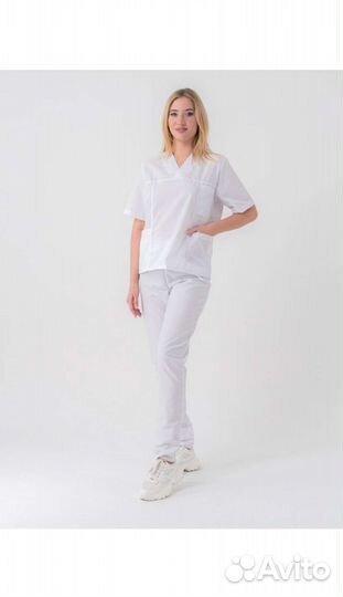 Медицинский костюм новый