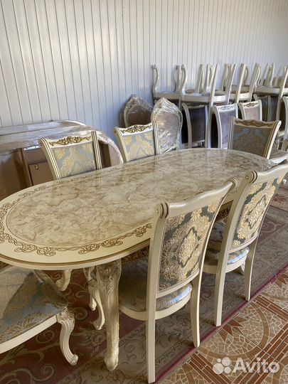 Столы и стулья