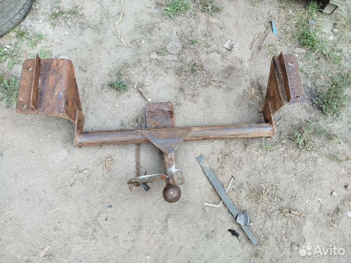 Фаркоп на ваз 2111