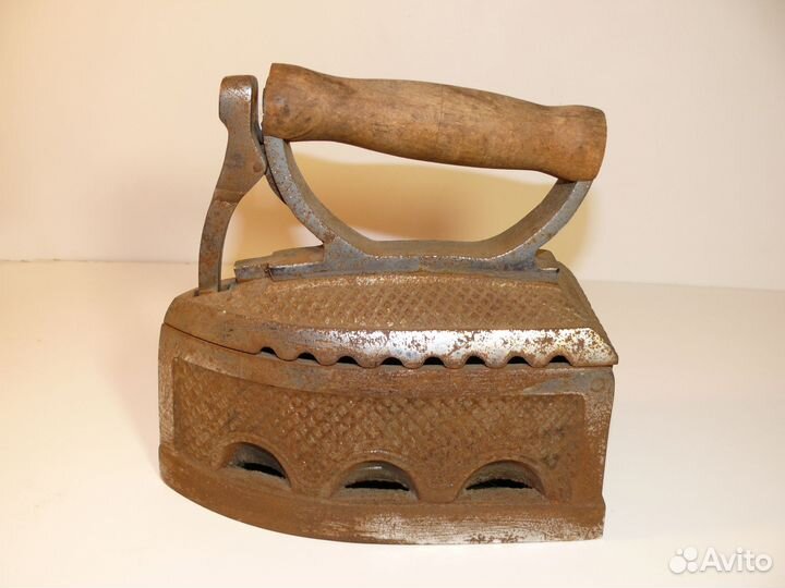 Утюг старинный