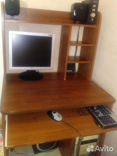 Компьютерный стол