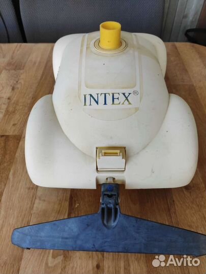 Чистка бассейна