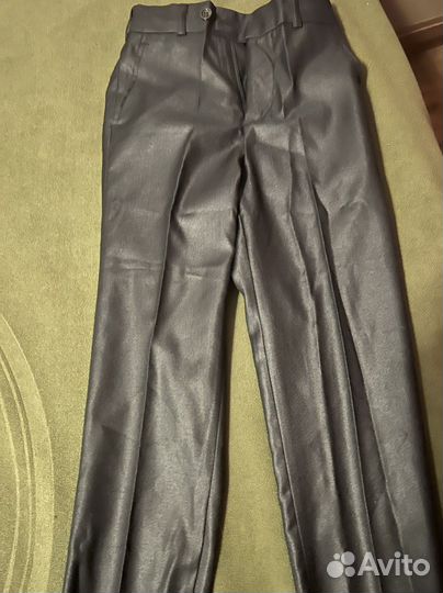 Школьный брючный костюм новый на мальчика