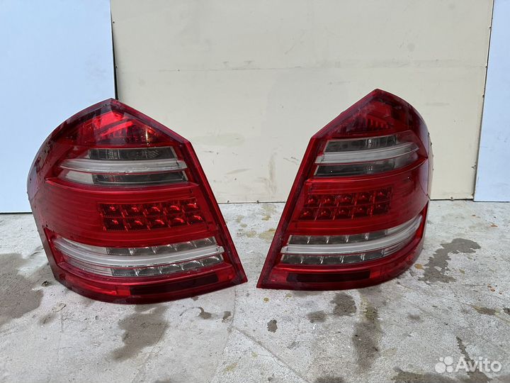 Задние фонари для Mercedes Benz 2009-2011 W164 GL