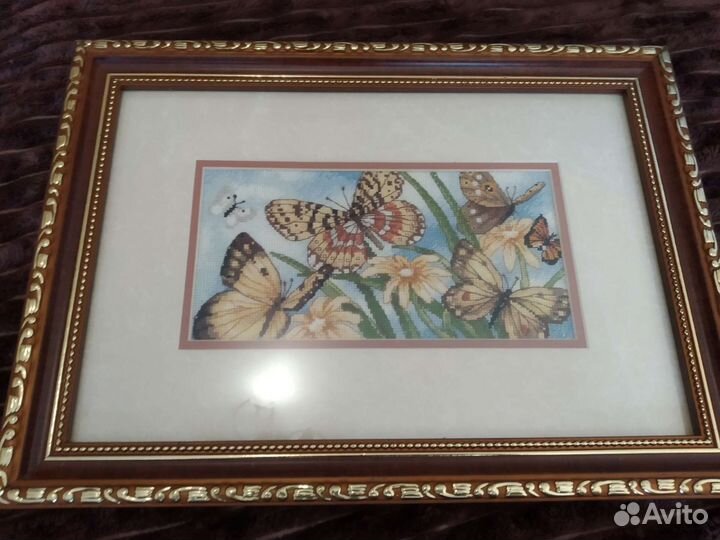Вышивка в рамке