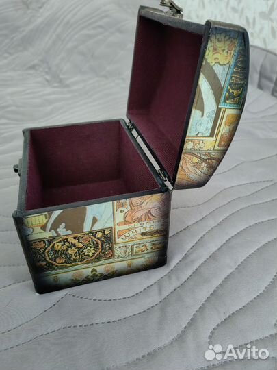 Деревянная шкатулка для украшений