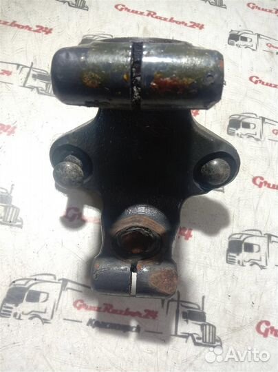 Кронштейн передней рессоры лев. Scania 1739454