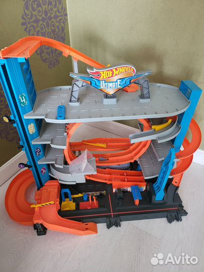 Гараж Mattel Hot Wheels City Ultimate Garage