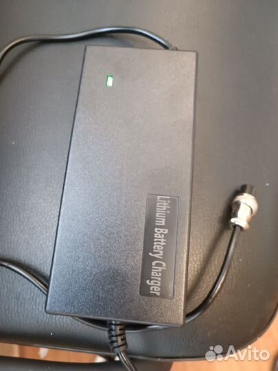 Зарядное устройство для электросамоката