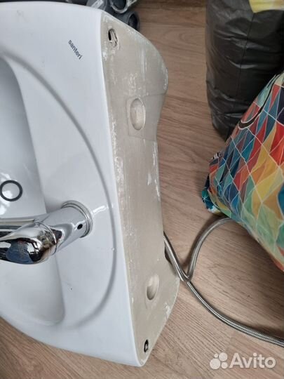 Раковина со смесителем