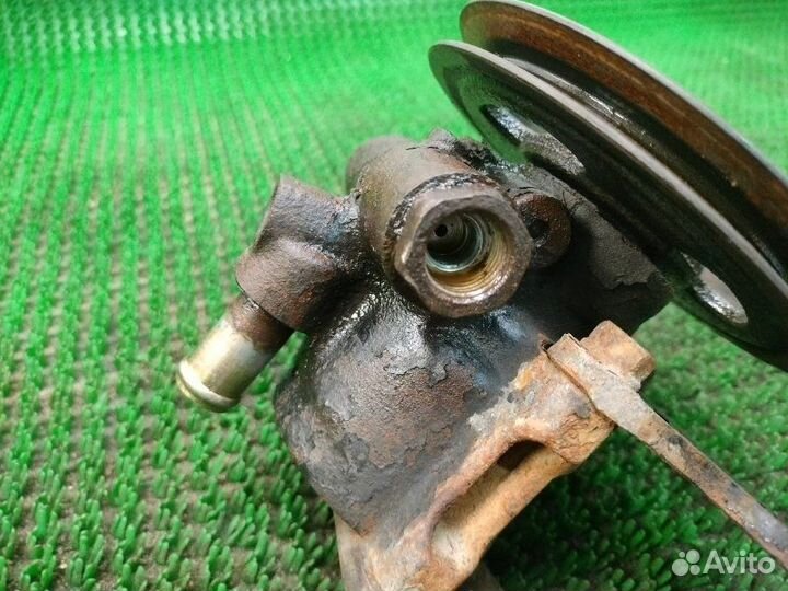 Насос гидроусилителя Opel Vectra B X17DT 1996