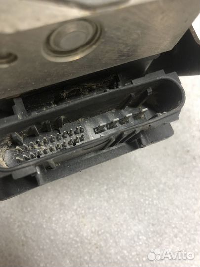 Блок ABS Nissan Tiida C11