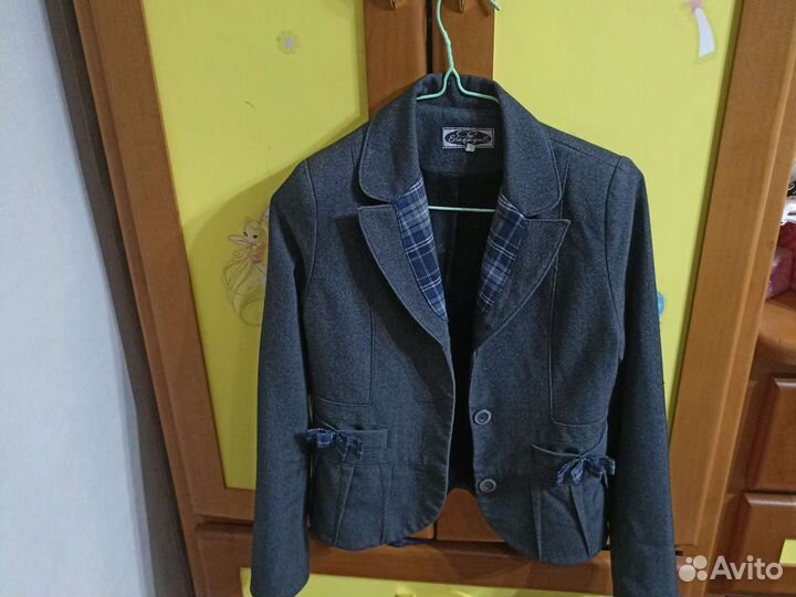 Школьная форма для девочки серая 36 р