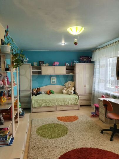 Коттедж 235 м² на участке 10 сот.