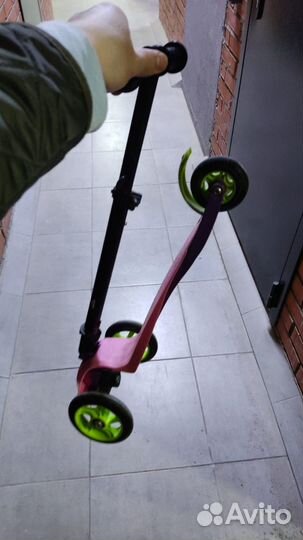 Самокат складной, в отличном состоянии
