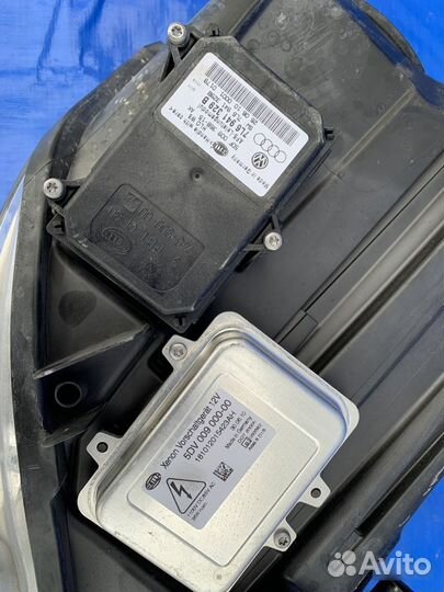 Фара передняя левая Tiguan адаптивная