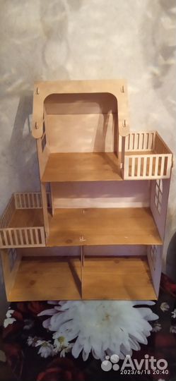 Большой кукольный домик