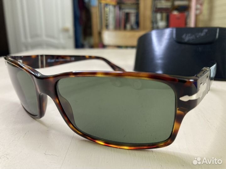 Солнцезащитные очки Persol