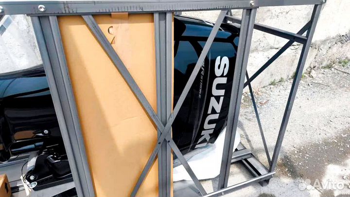 Мотор лодочный Suzuki DF200ATX черный