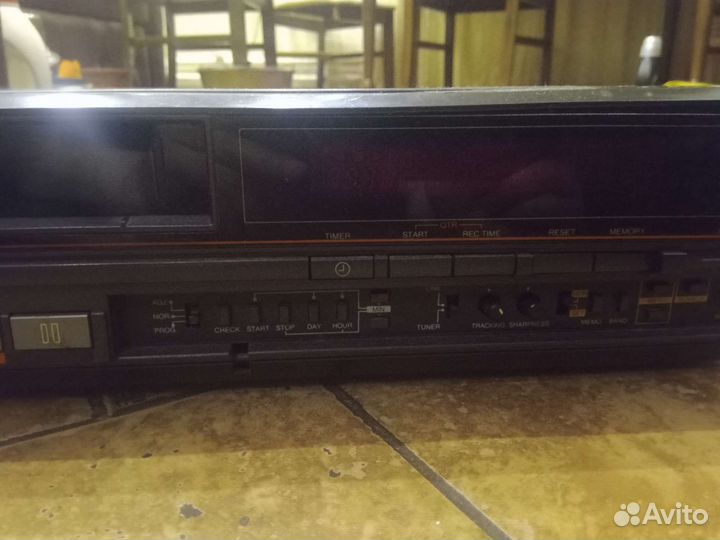 Видеомагнитофон HQ