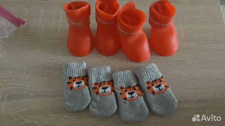 Сапожки резиновые и носочки для собачки размер М