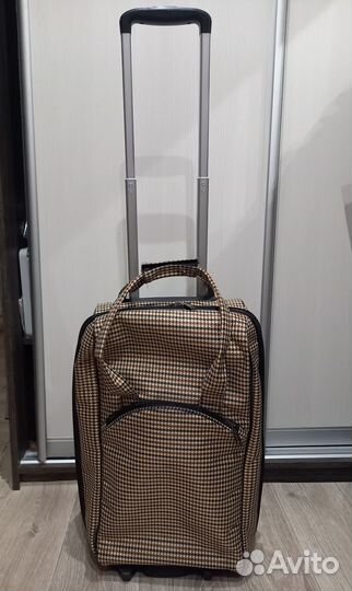 Чемодан дорожный на колесах бу