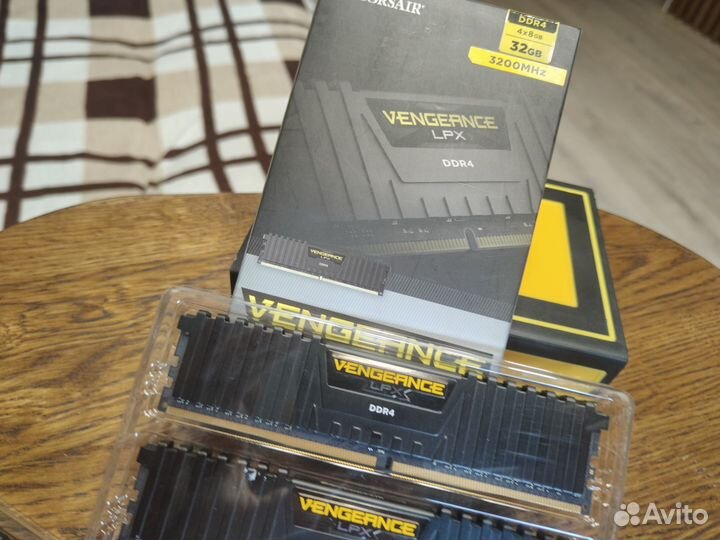 Оперативная память Corsair Vengeance LPX 32GB DDR4