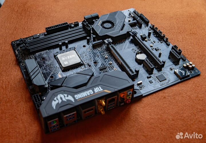 Asus X570 TUF Gaming Plus + Ryzen 3800X - материнс