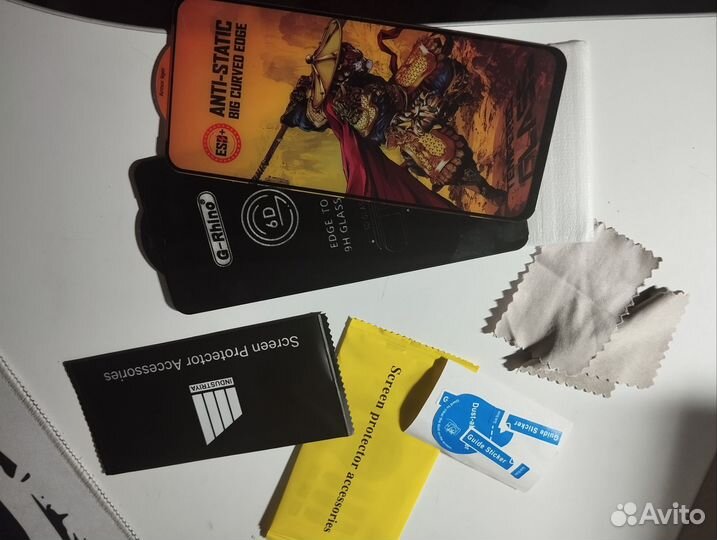 Защитное стекло на телефон