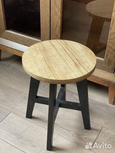 Стильная табуретка Ясень
