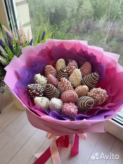 Клубника в шоколаде букеты